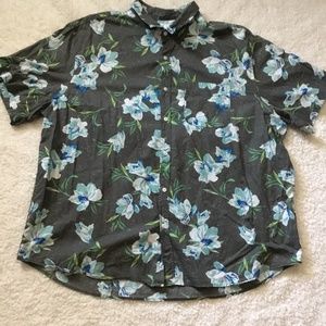 Big and tall Men’s Hawaiian style shirt